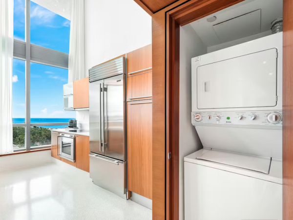 Luxury South Beach Vacation Rental- Ocean View Condo with 3 Pools & Spa